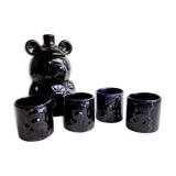 Teapot and cups