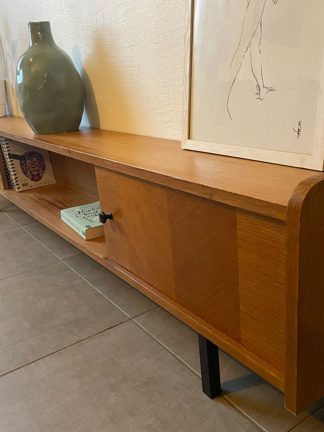 Very beautiful vintage low sideboard (shallow)