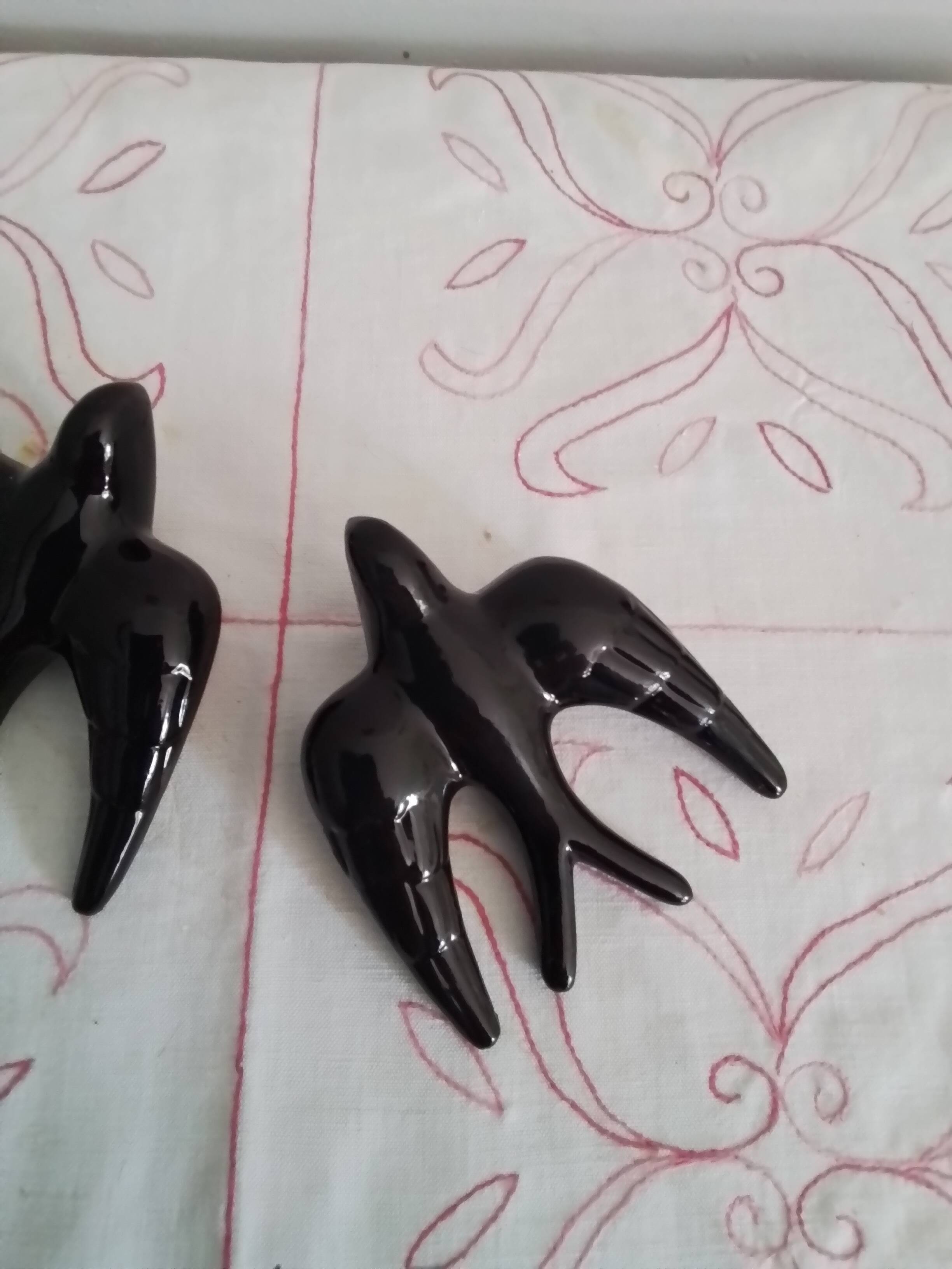 Set of two ceramic swallows