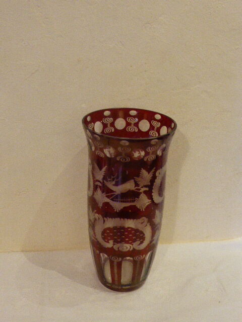 Large depoli glass vase and red glass, Christmas ambience motifs
