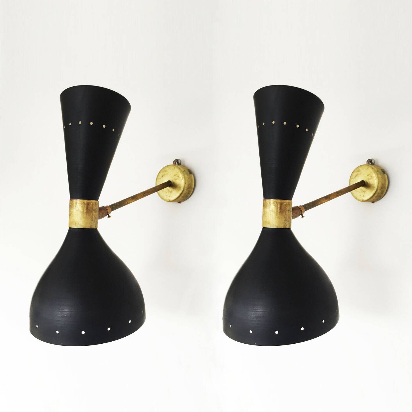 Pair of Italian design wall lights from the 1950s
