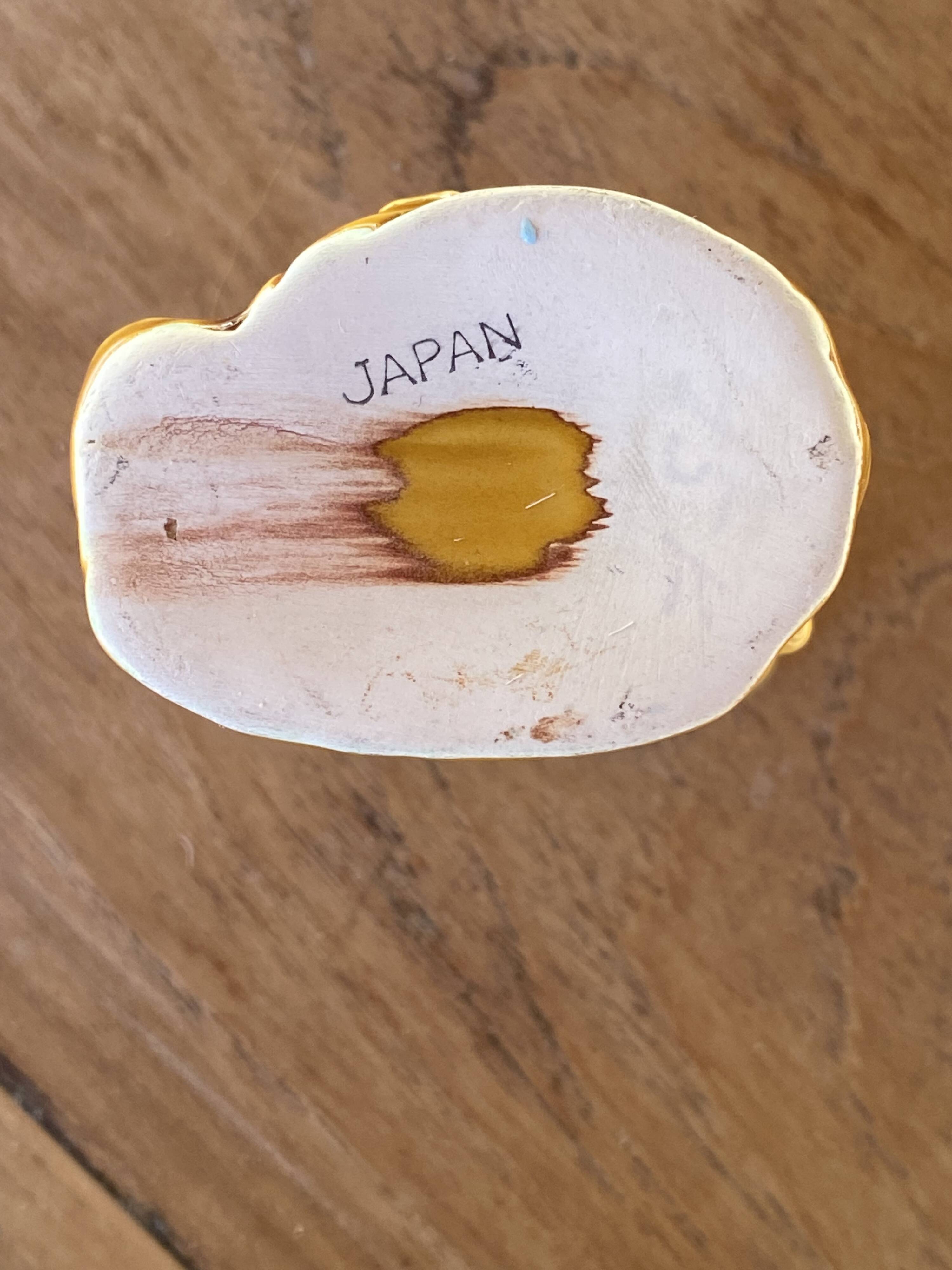 Japanese ceramic vase with swan decor