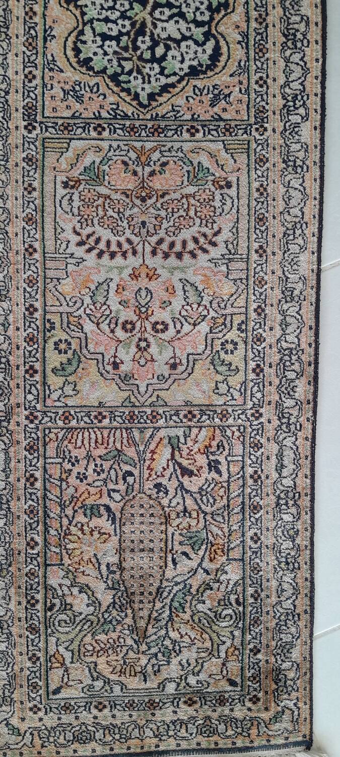 100% Kashmir silk rug