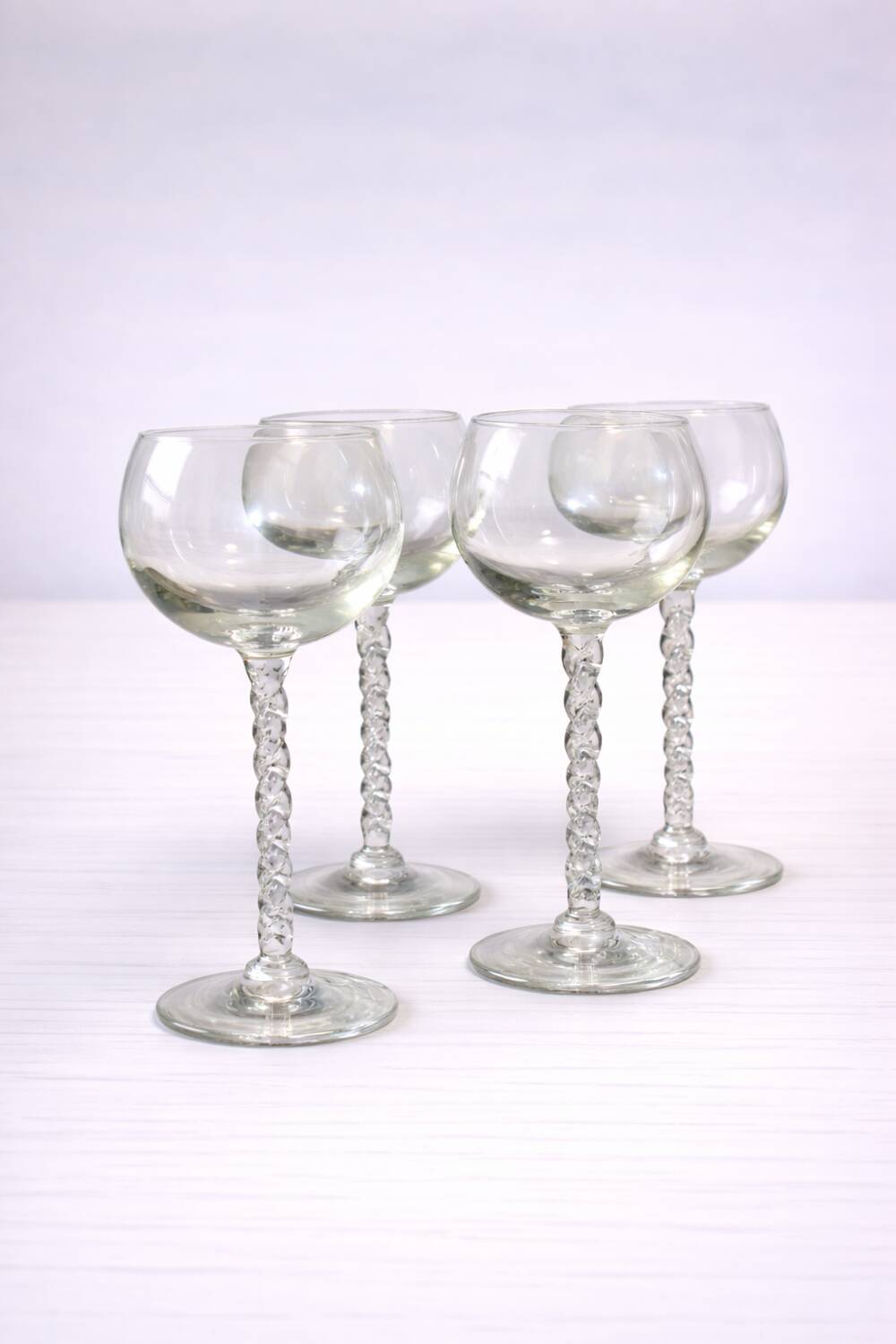 4 vintage crystal wine glasses – elegant twisted stem