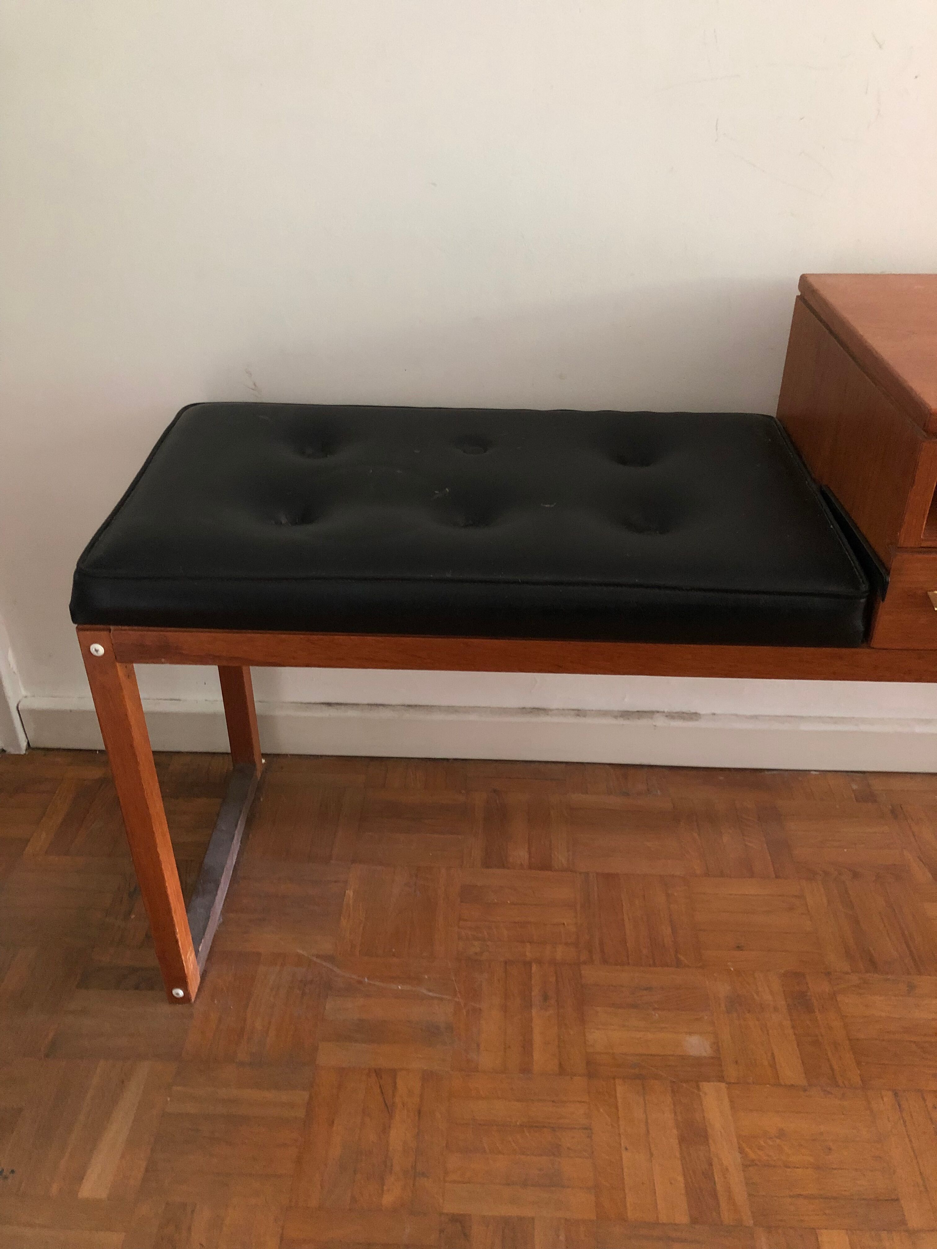 Scandinavian entrance bench