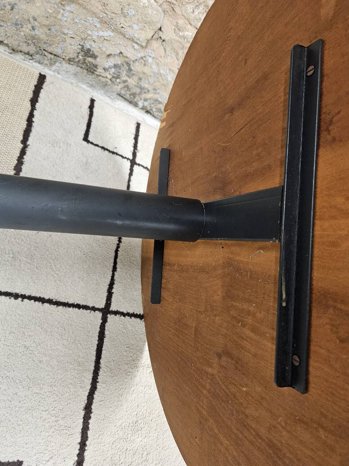 Vintage round coffee table 1970