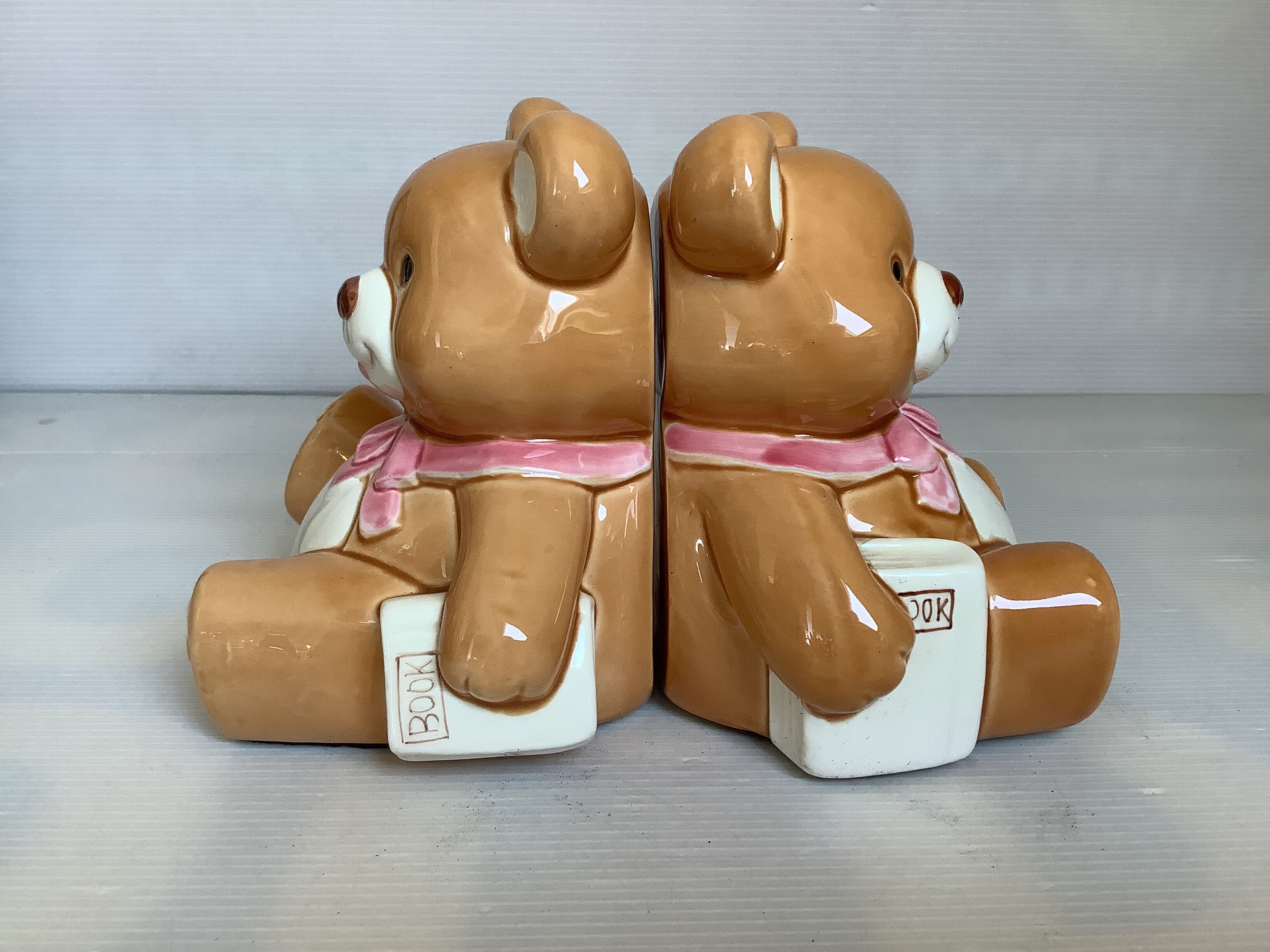 Pair of brown bear bookends