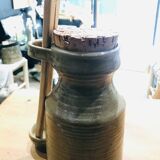 Ceramic stoneware pot with pliers