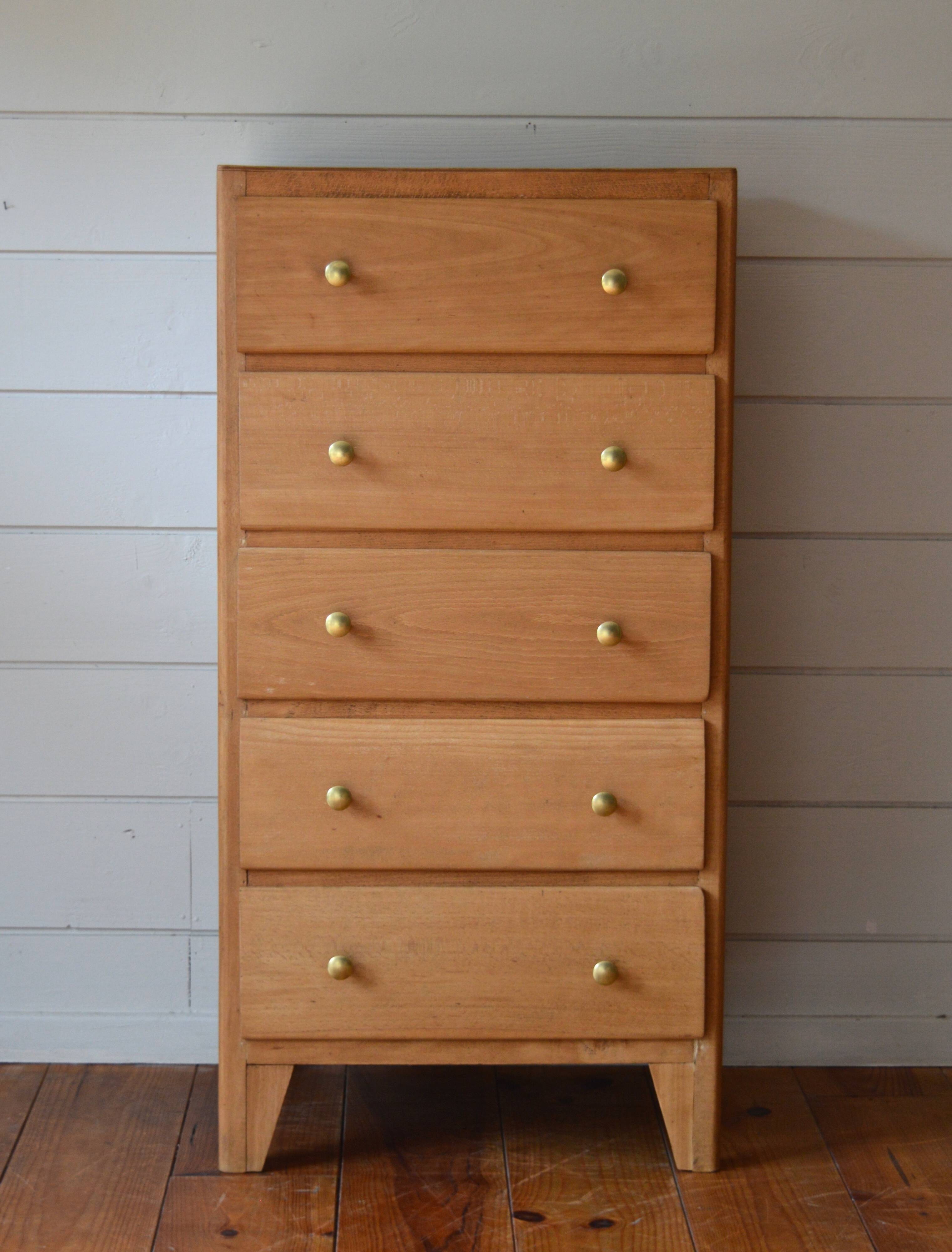 chiffonier