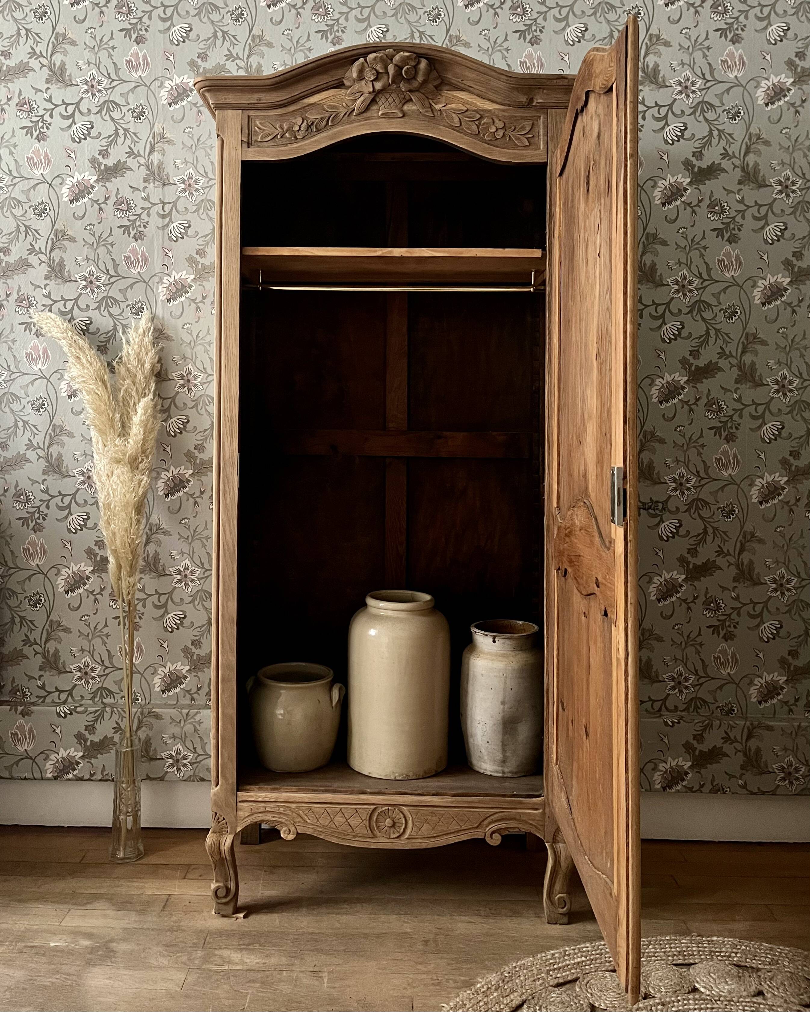 Armoire bonnetière en chêne (rénovée)
