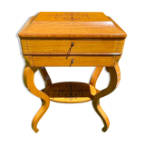 Table à ouvrages en loupe de frêne époque Charles X