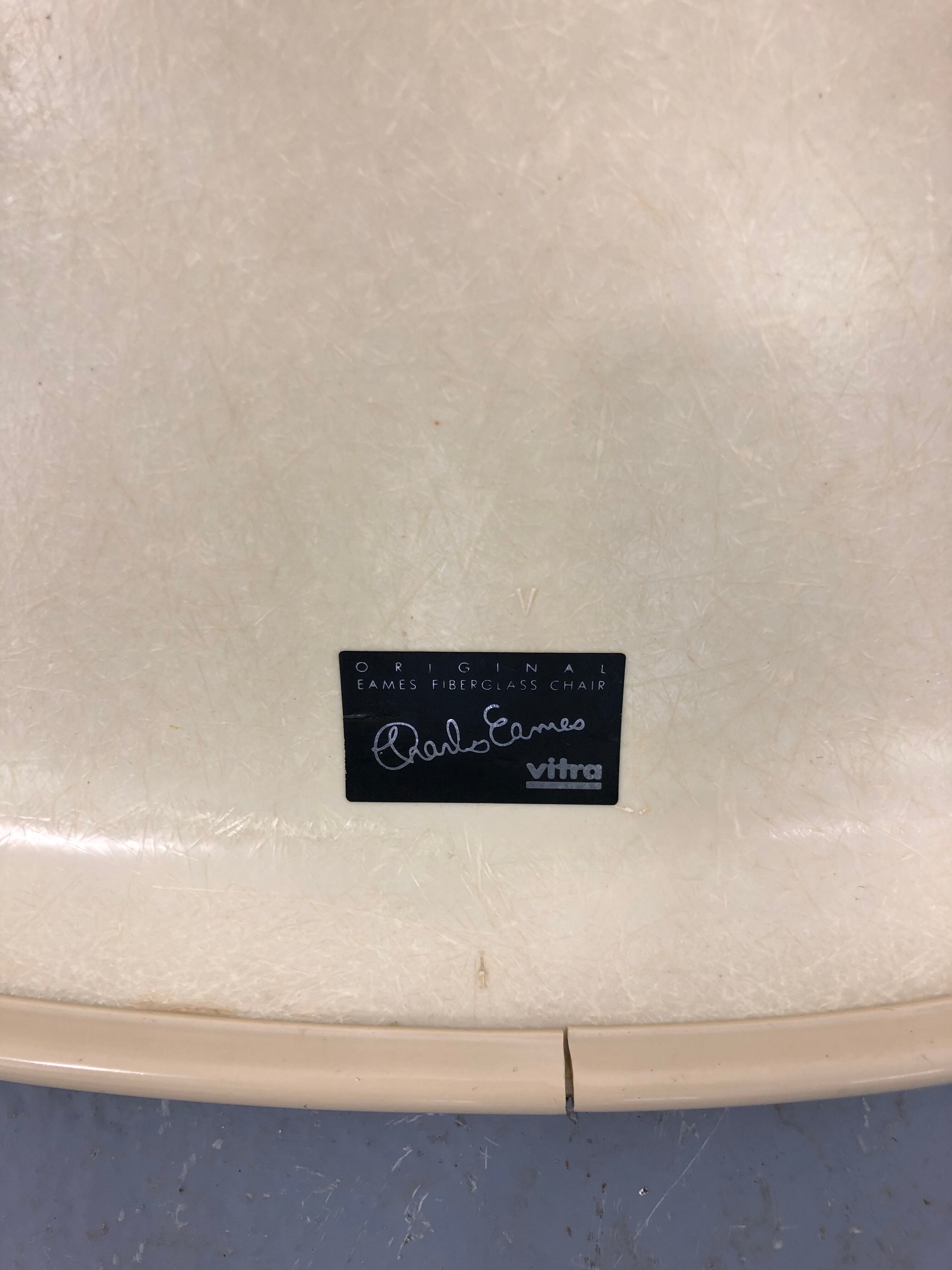 Chaise en fibre de verre par Charles & Ray Eames pour Vitra, années 1960