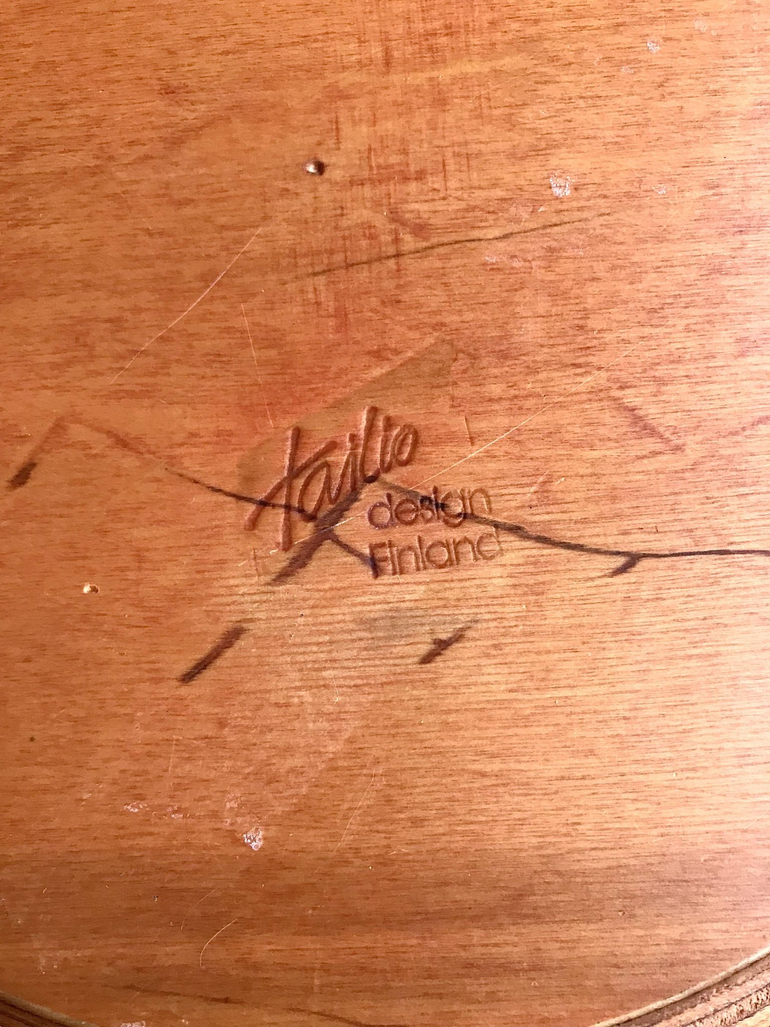 Plat en bois finlandais, design Eero Saarinen