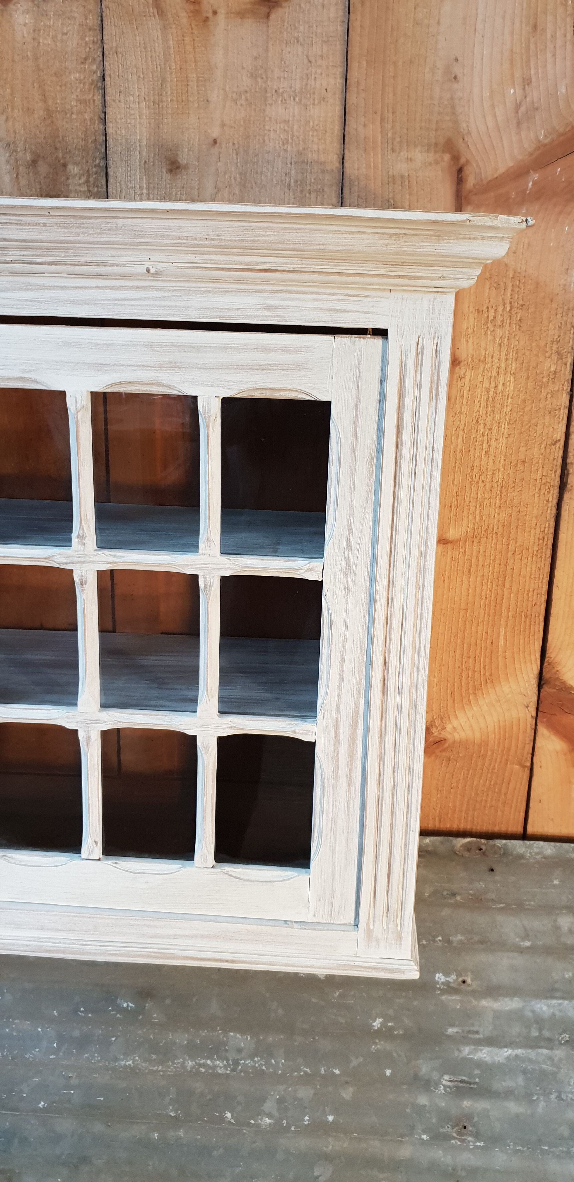 Showcase furniture to hang