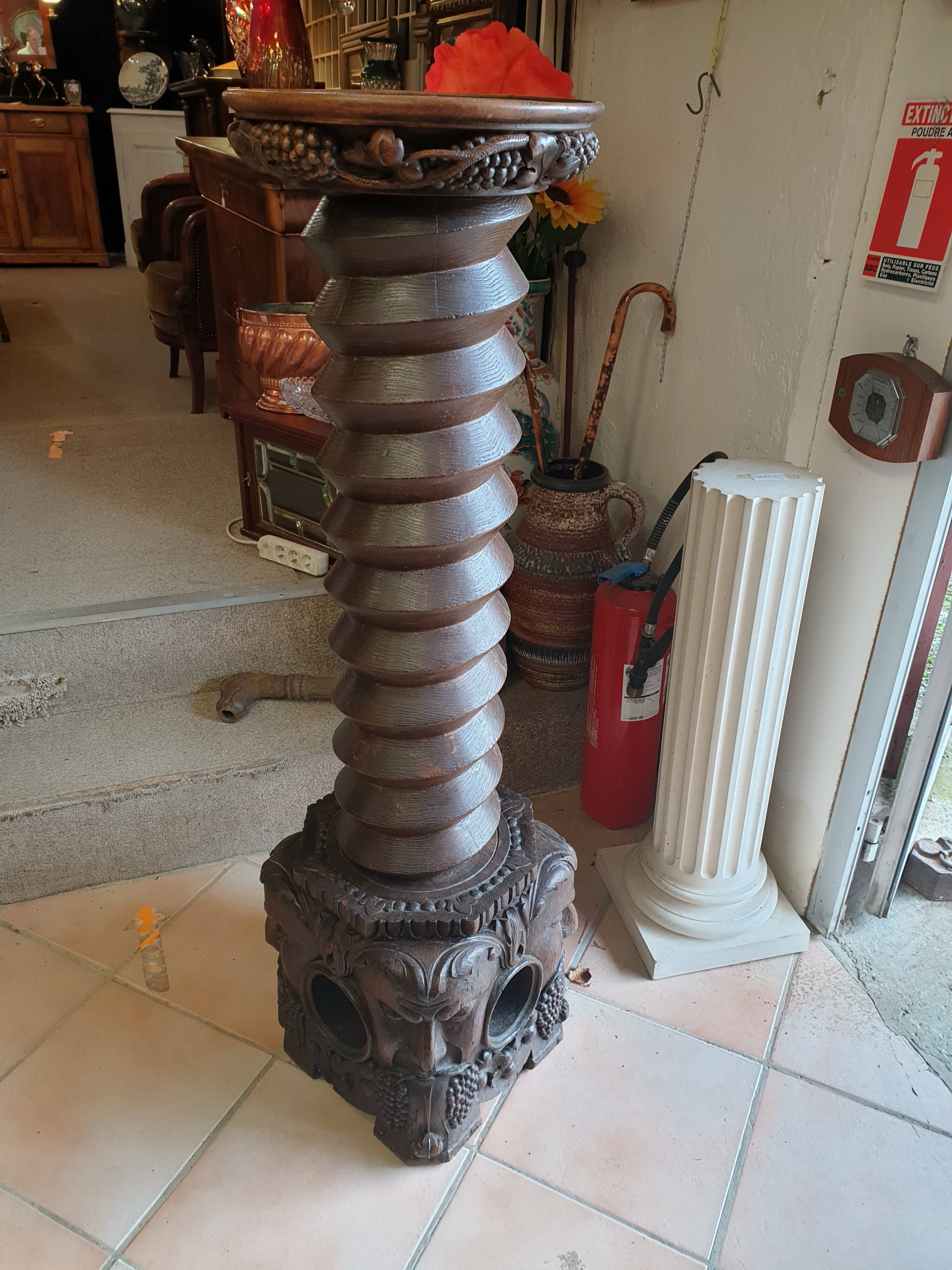 Vis de pressoir sculptée en chêne