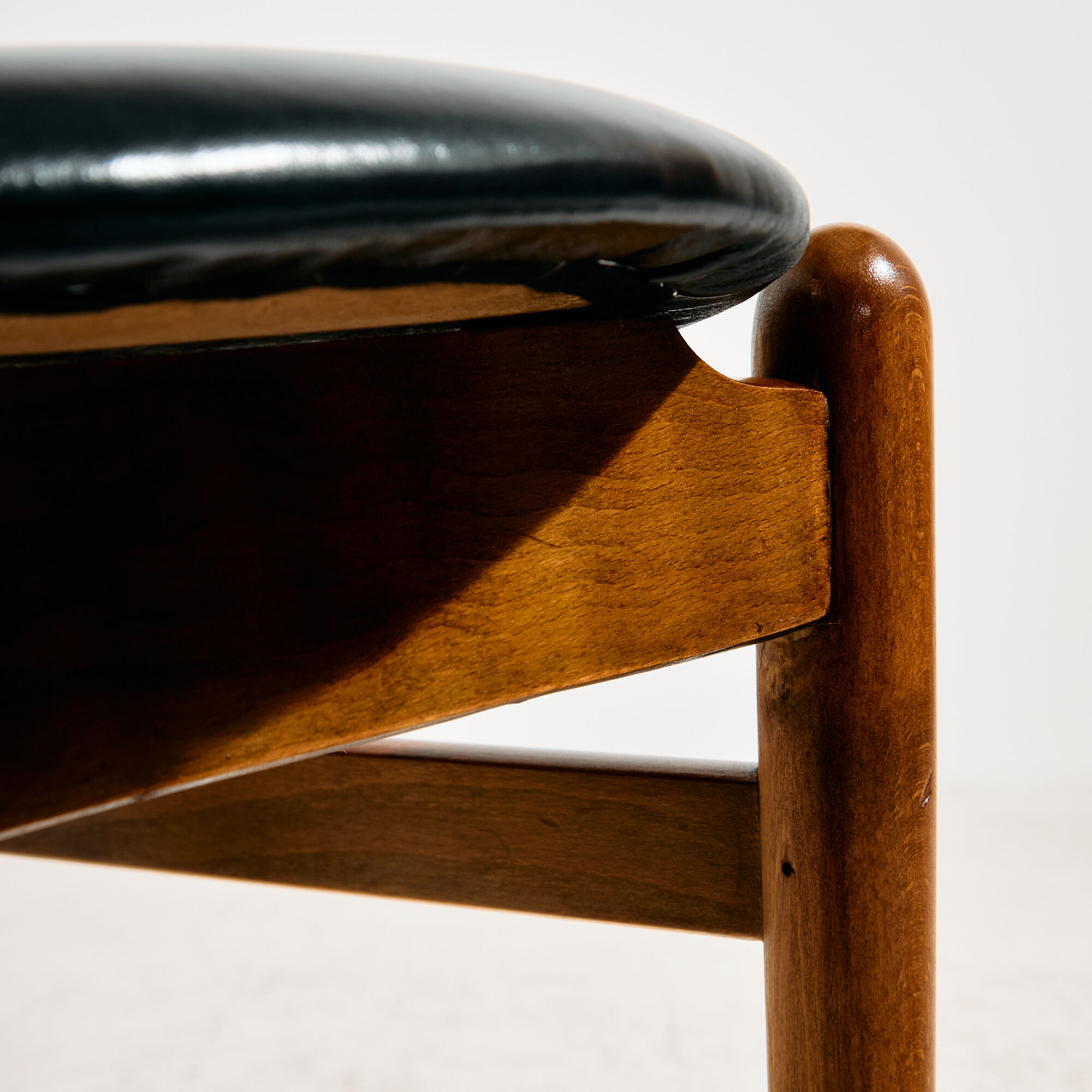 Restored dining chair FH708 by Hans J. Wegner