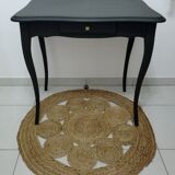 Table d'appoint à pieds galbés