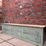 Patinated workshop furniture from the early 20th century.