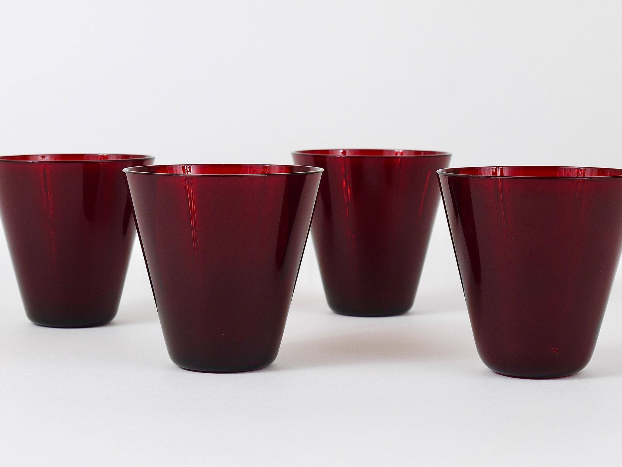 Four Kartio drinking glasses by Kaj Franck, mid-century style, from Nuutajärvi Nottsjö, Finland.