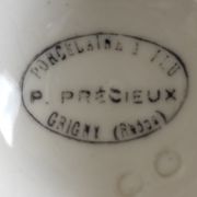 White teapot with filters old and complete p. Precious in Grigny