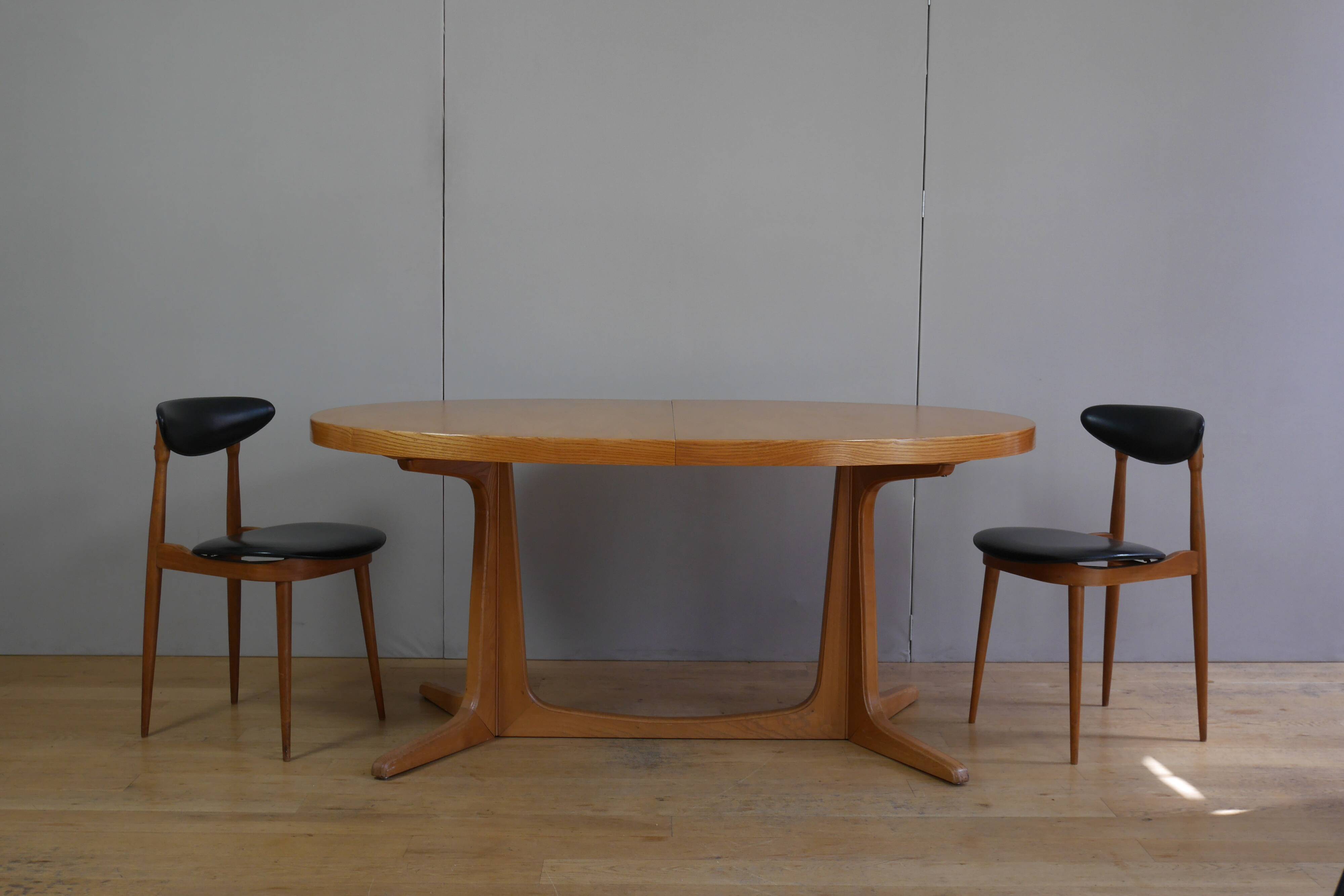 Oval table with 2 extensions baumann vintage central foot