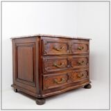Commode en bois et marbre, XVIIIème s.