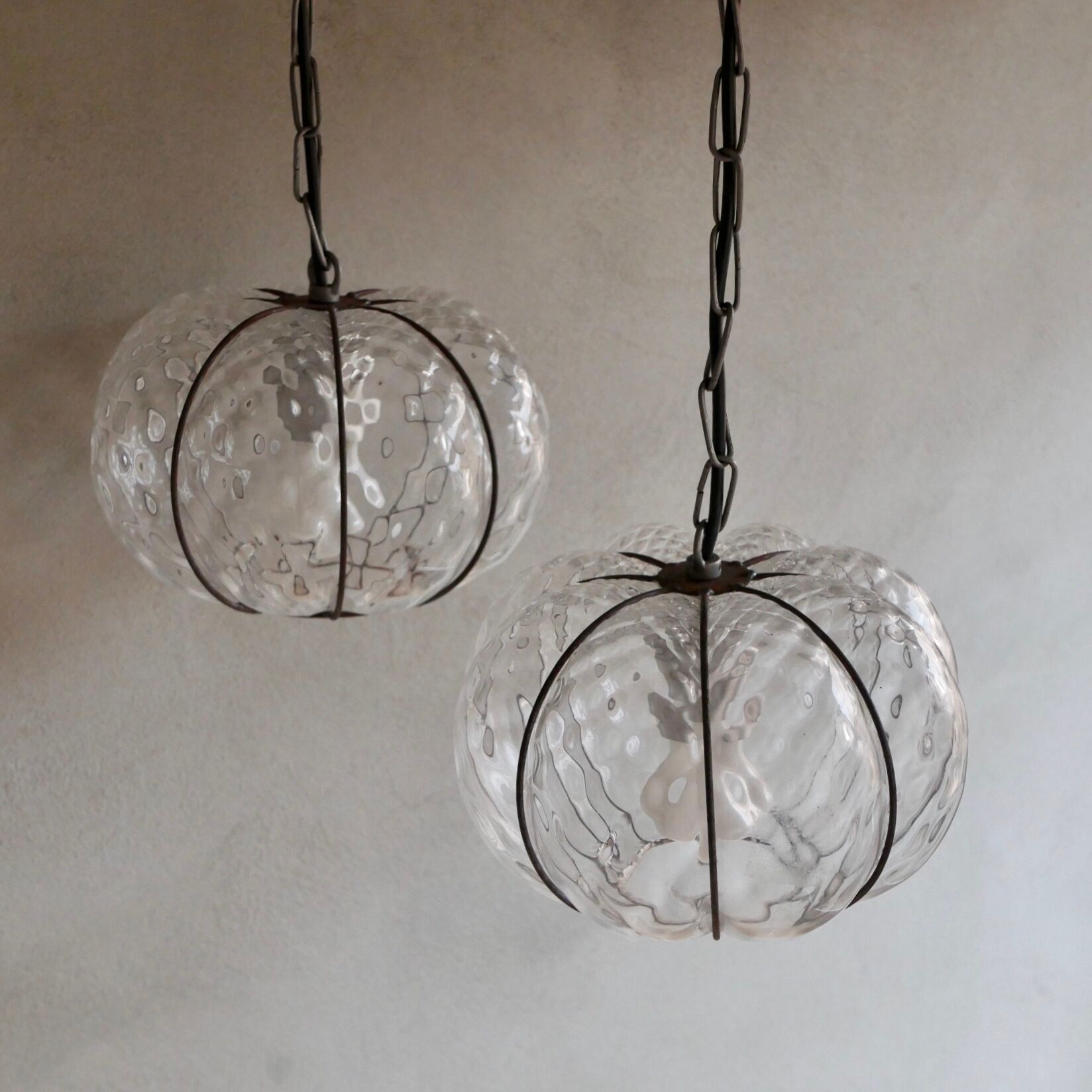 Paire de suspensions en verre soufflé de Murano
