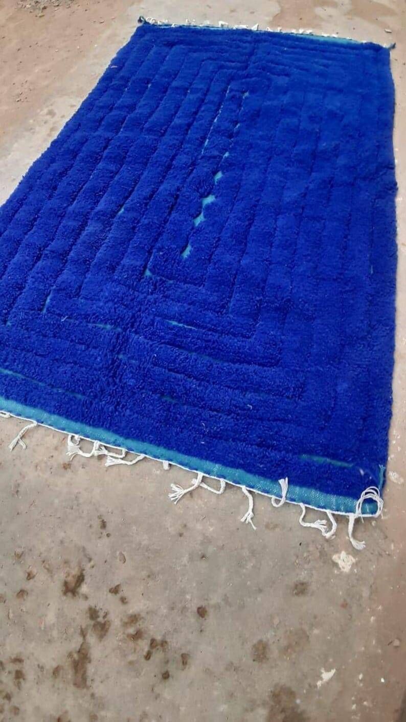 Authentic traditional Berber rug in natural wool 150/250 cm
