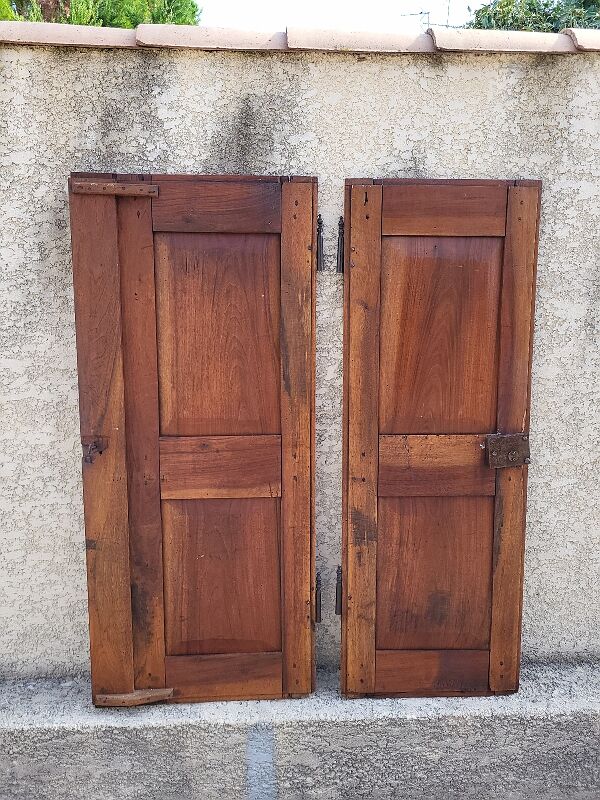 Pair of cabinet doors to make a closet