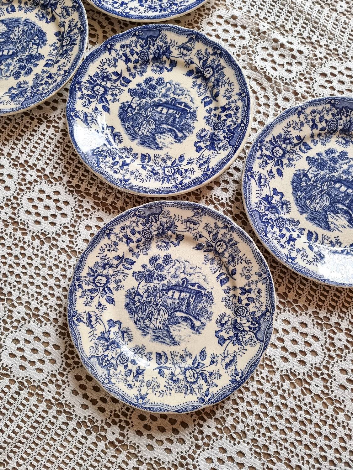 7 flat plates, iron earth, Italy