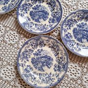 7 assiettes plates, terre de fer, Italie