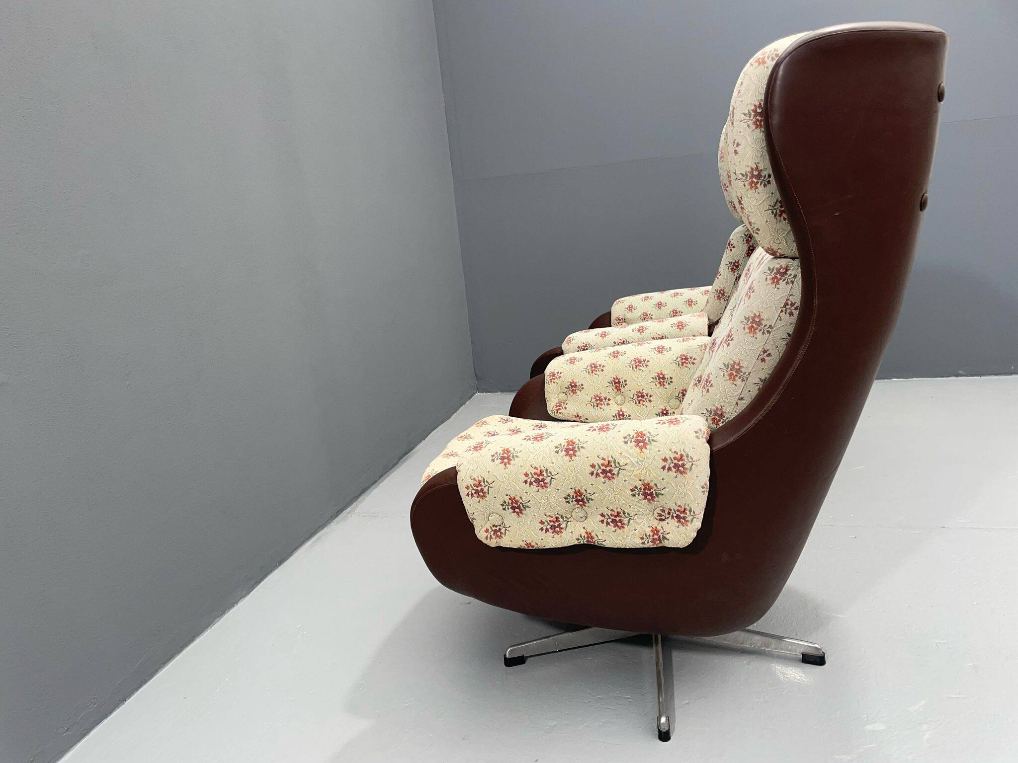 Fauteuil pivotant « Ušák » – ÚP Závody Rousínov, 1960