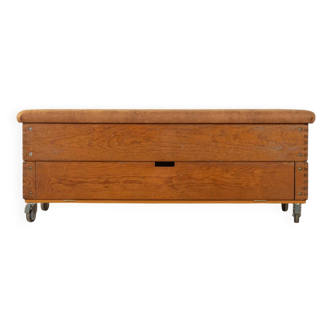 Coffre de saut comme banc et meuble à chaussures