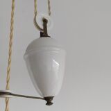 Hanging lamp goes up and down