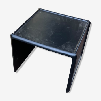 Table basse noire en bois par Peter Ghycz, Horn collection