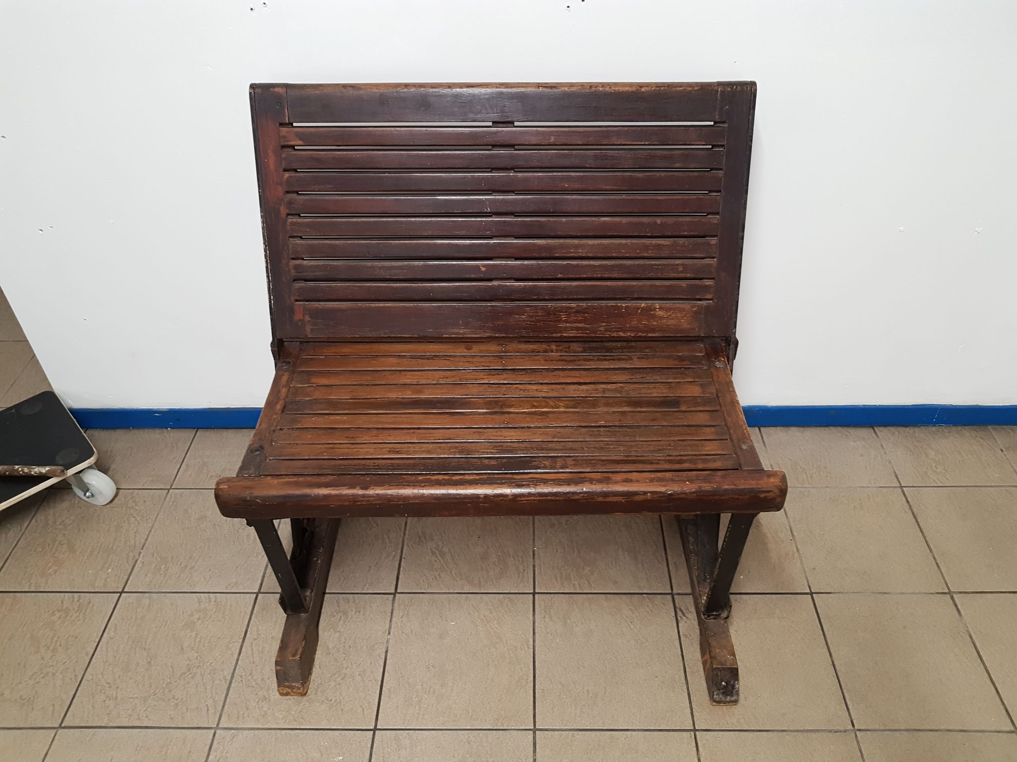 Banc de métro parisien