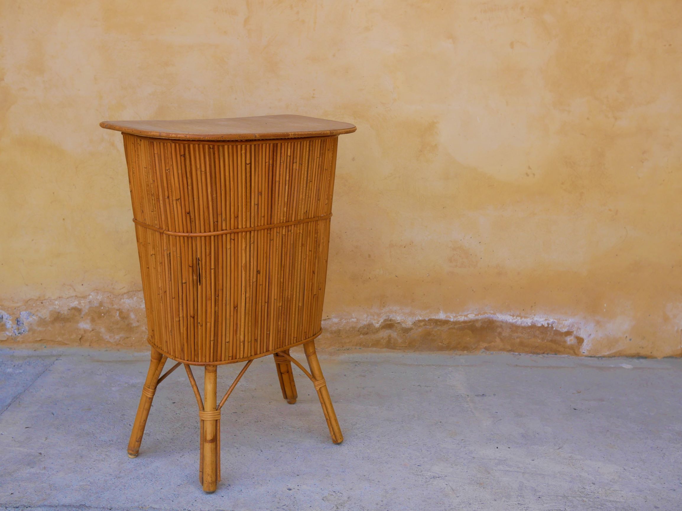 Bar en rotin vintage
