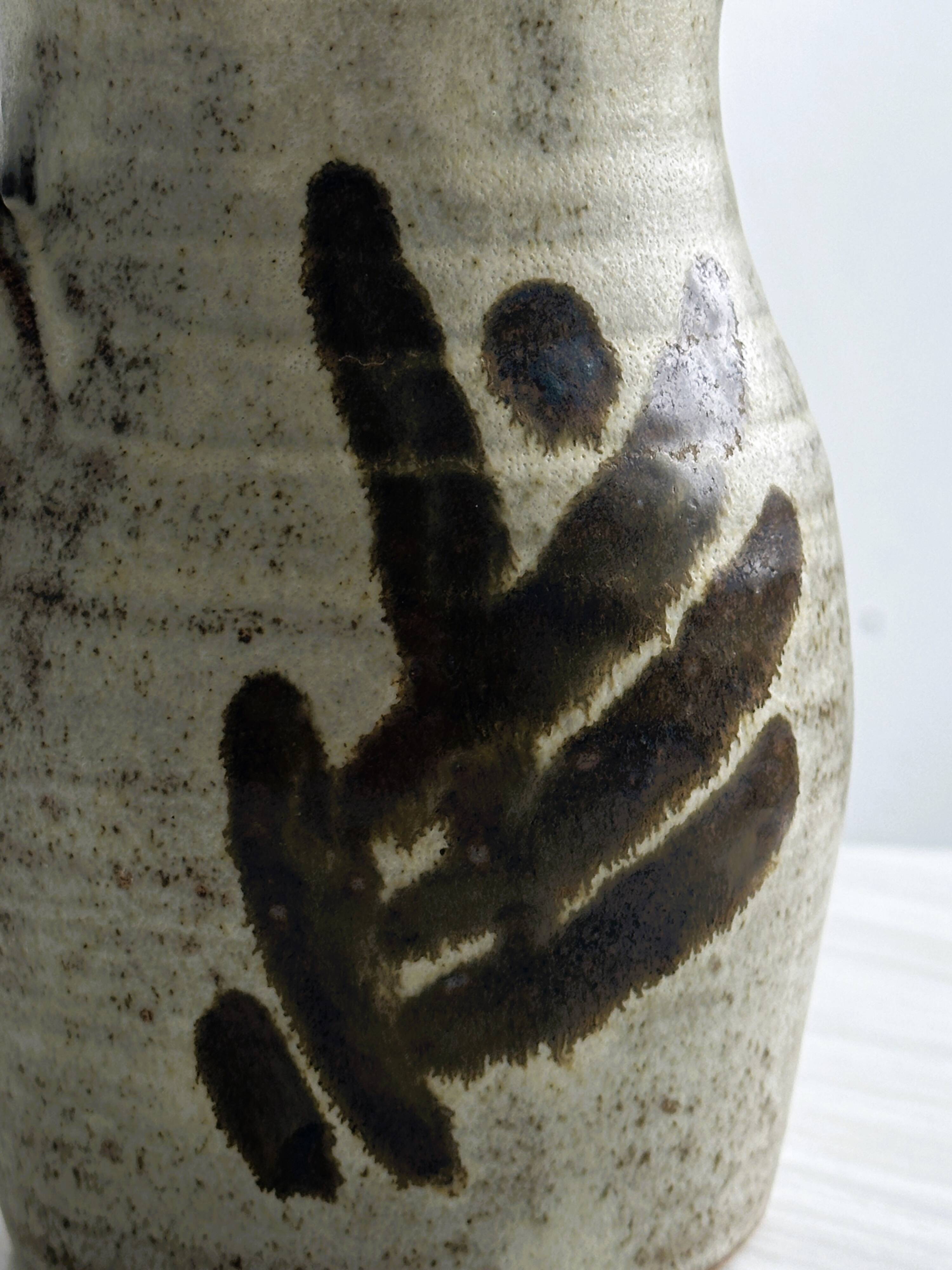 Pichet en céramique artisanale, grès émaillé décor abstrait