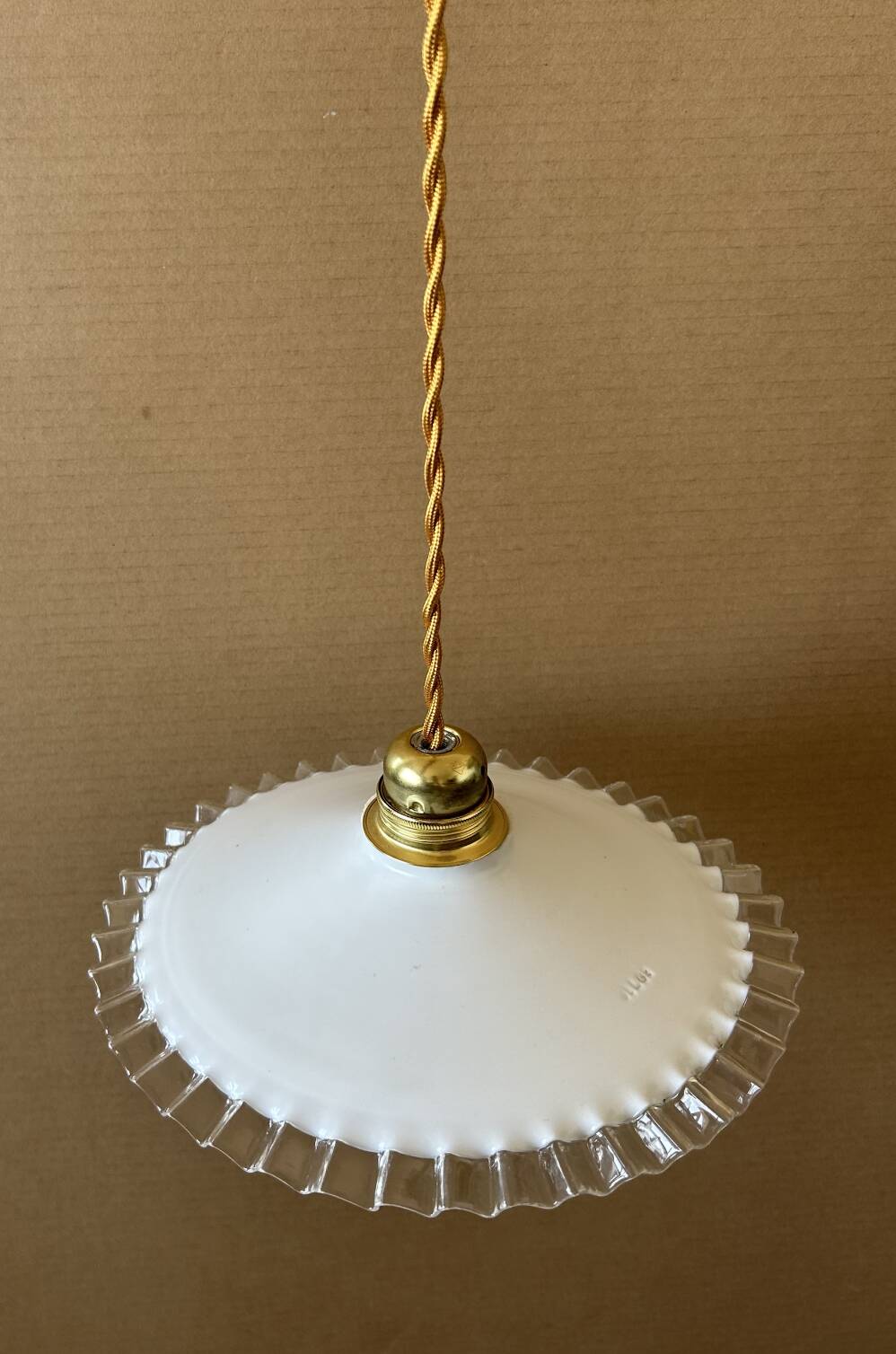 Suspension opaline ancienne