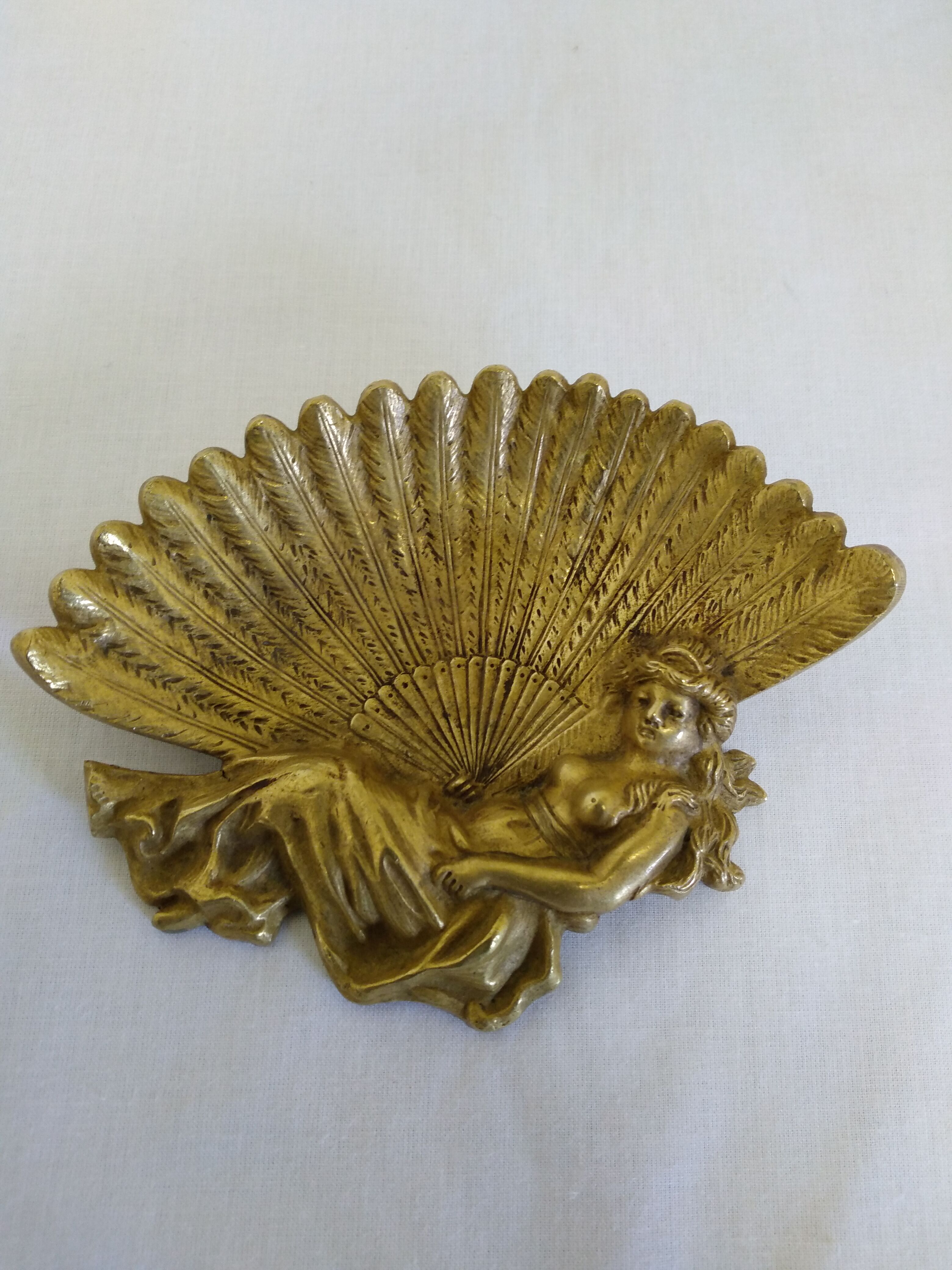 Cendrier/ vide poche en bronze ancien