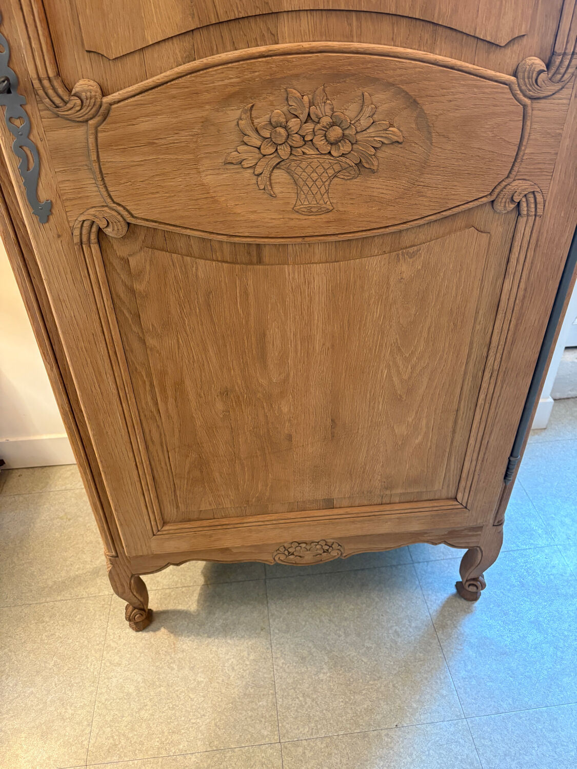 Oak bonnetière sandblasted