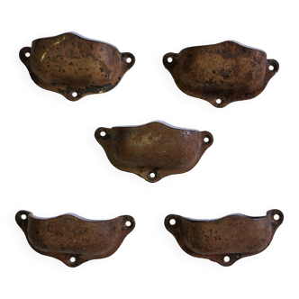 Metallic pull handles