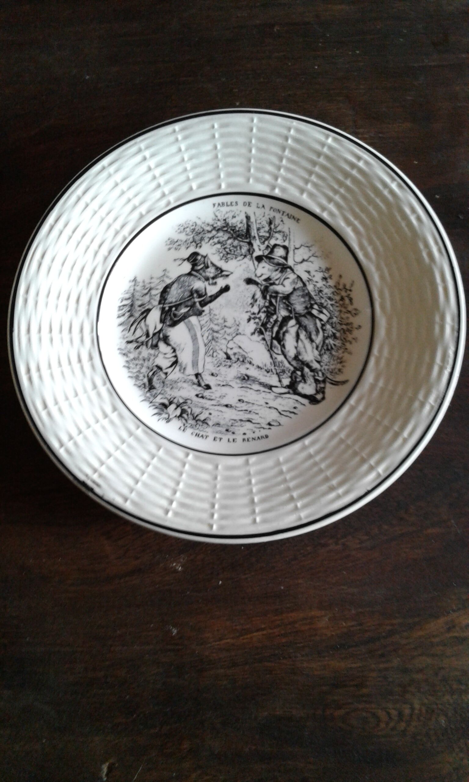 5 Jean de la Fontaine Sarreguemines themed plates