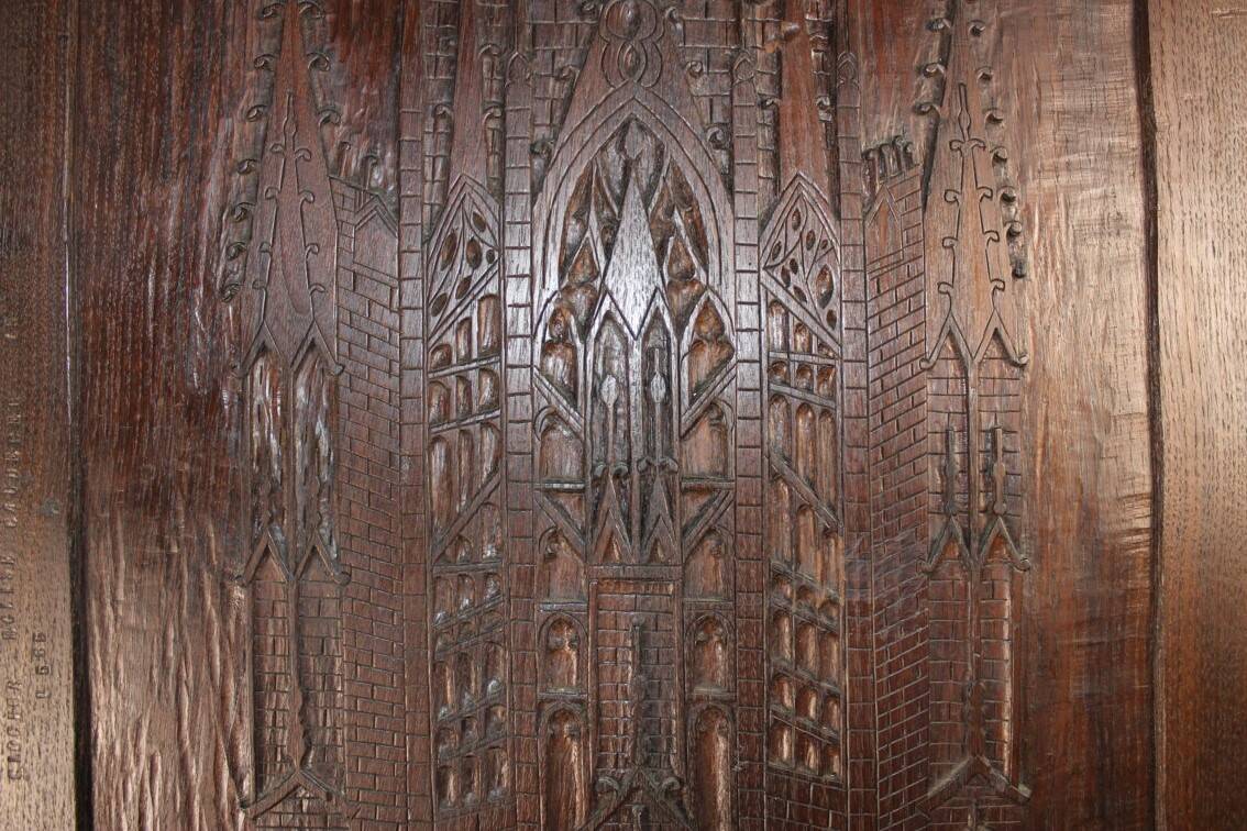 Grand panneau sculpté façade cathédrale Caudebec