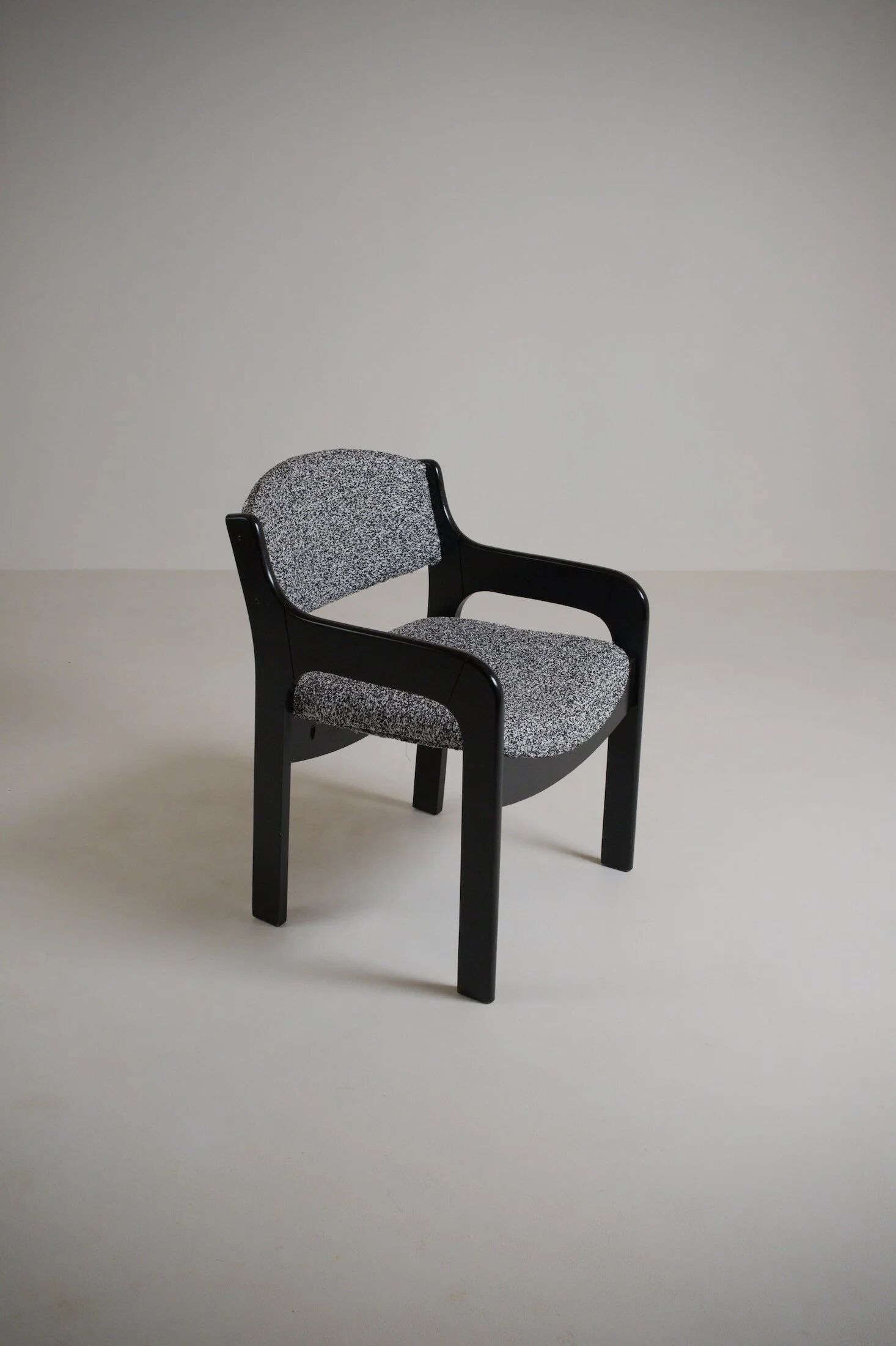 Chaise dans le goût de Eero Aarnio
