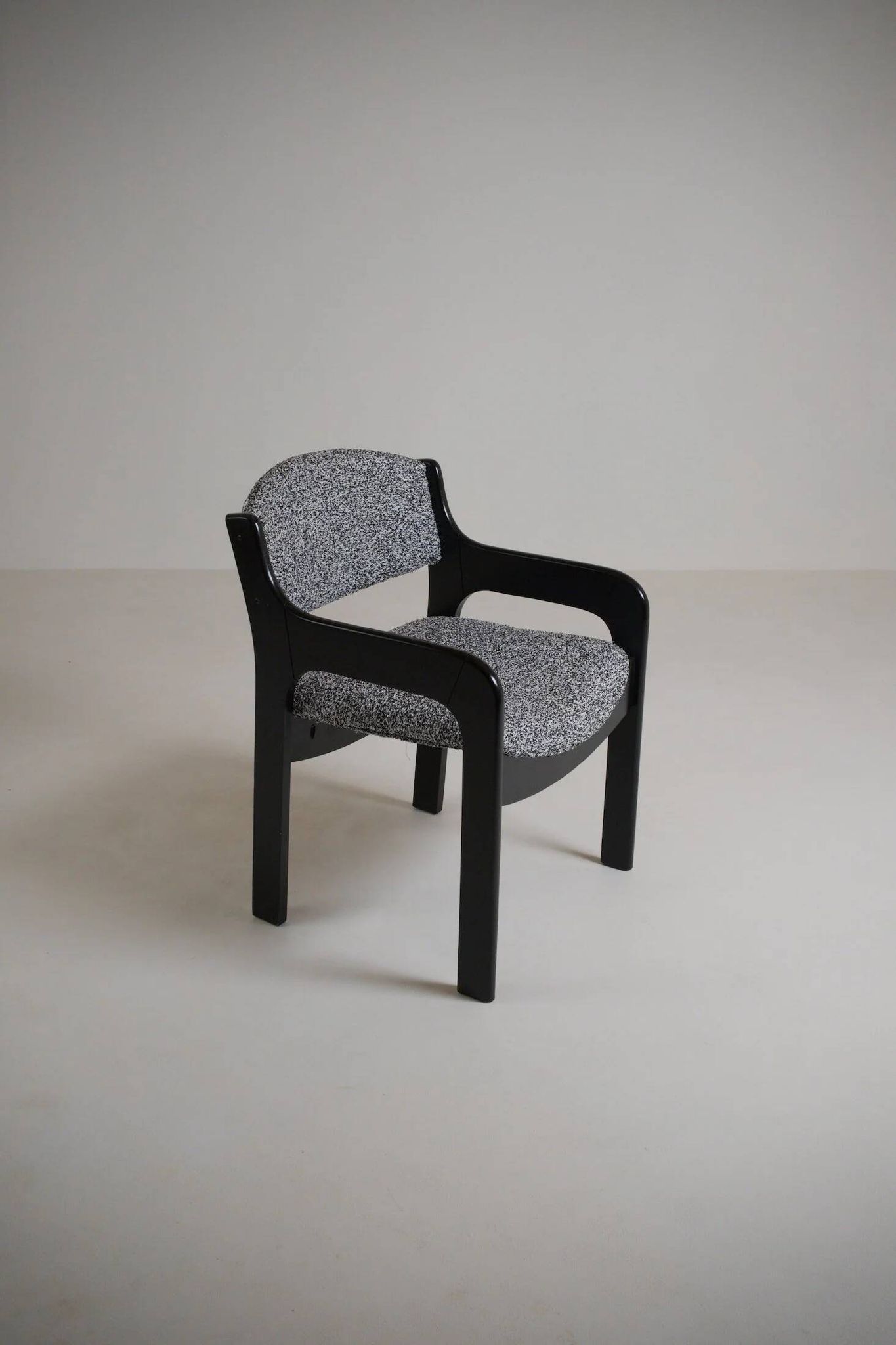 Chair in the style of Eero Aarnio