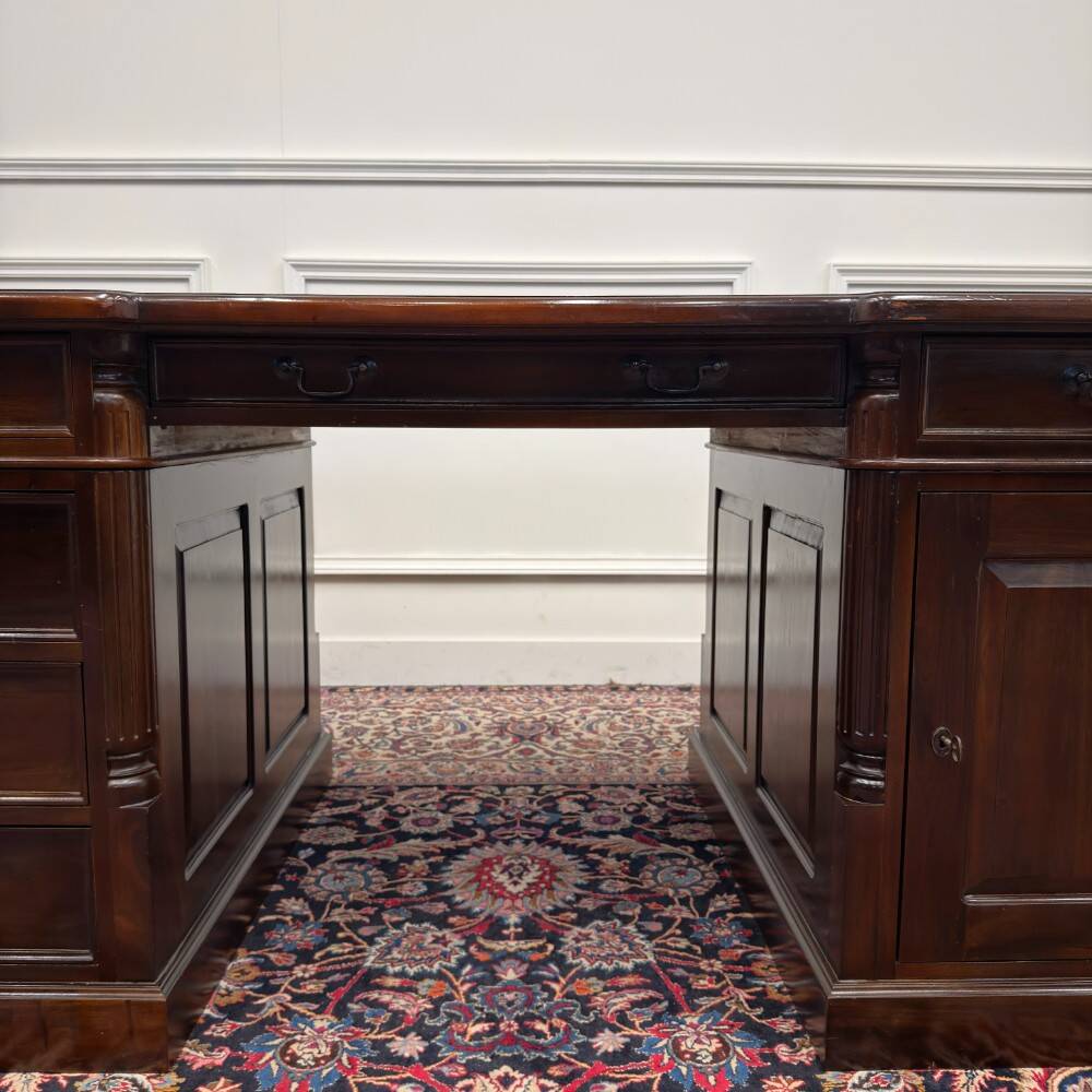 Ensemble de bureau anglais classique avec chaises de bureau