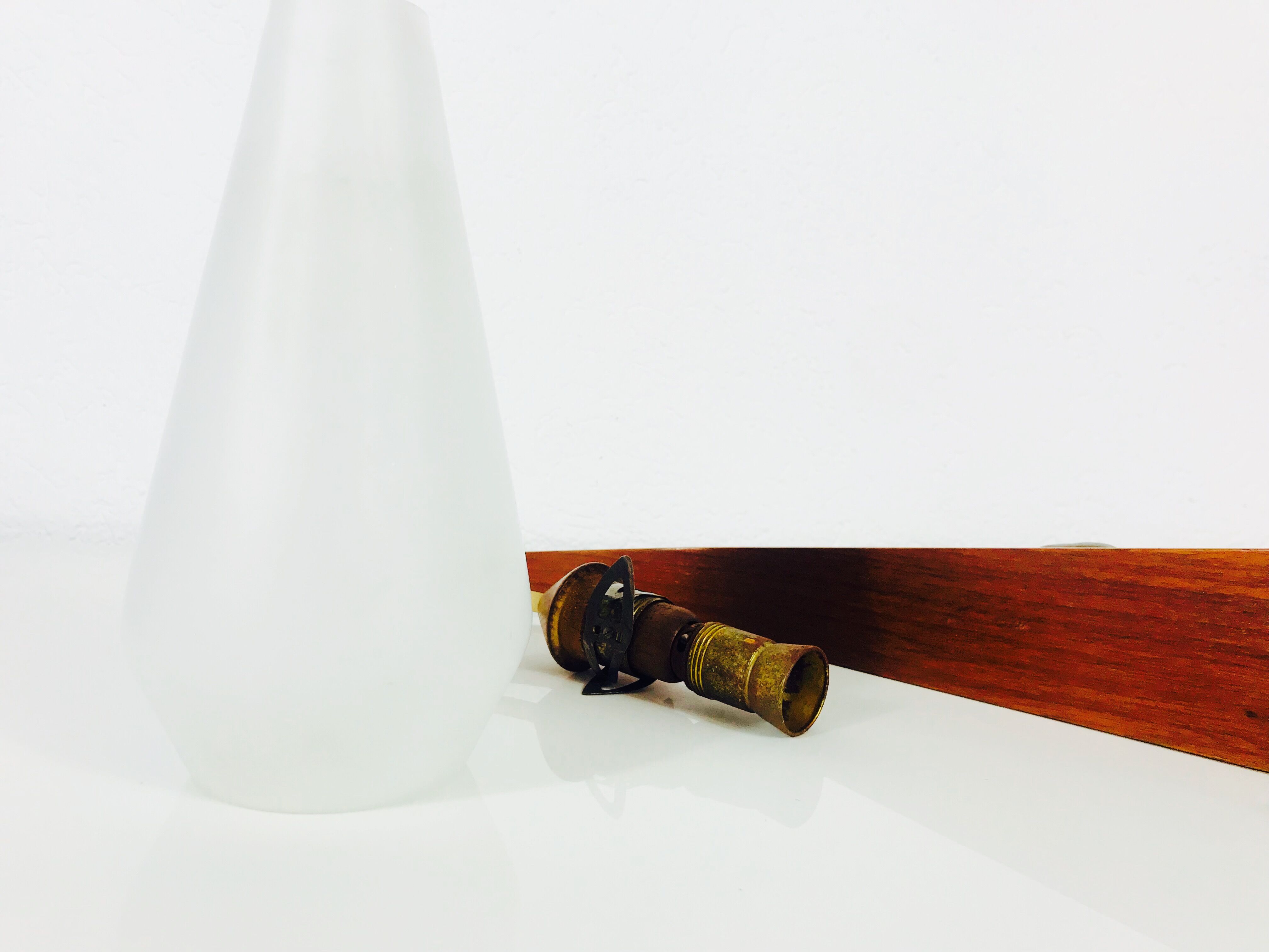 Mid century teak wall lamp, 1960s