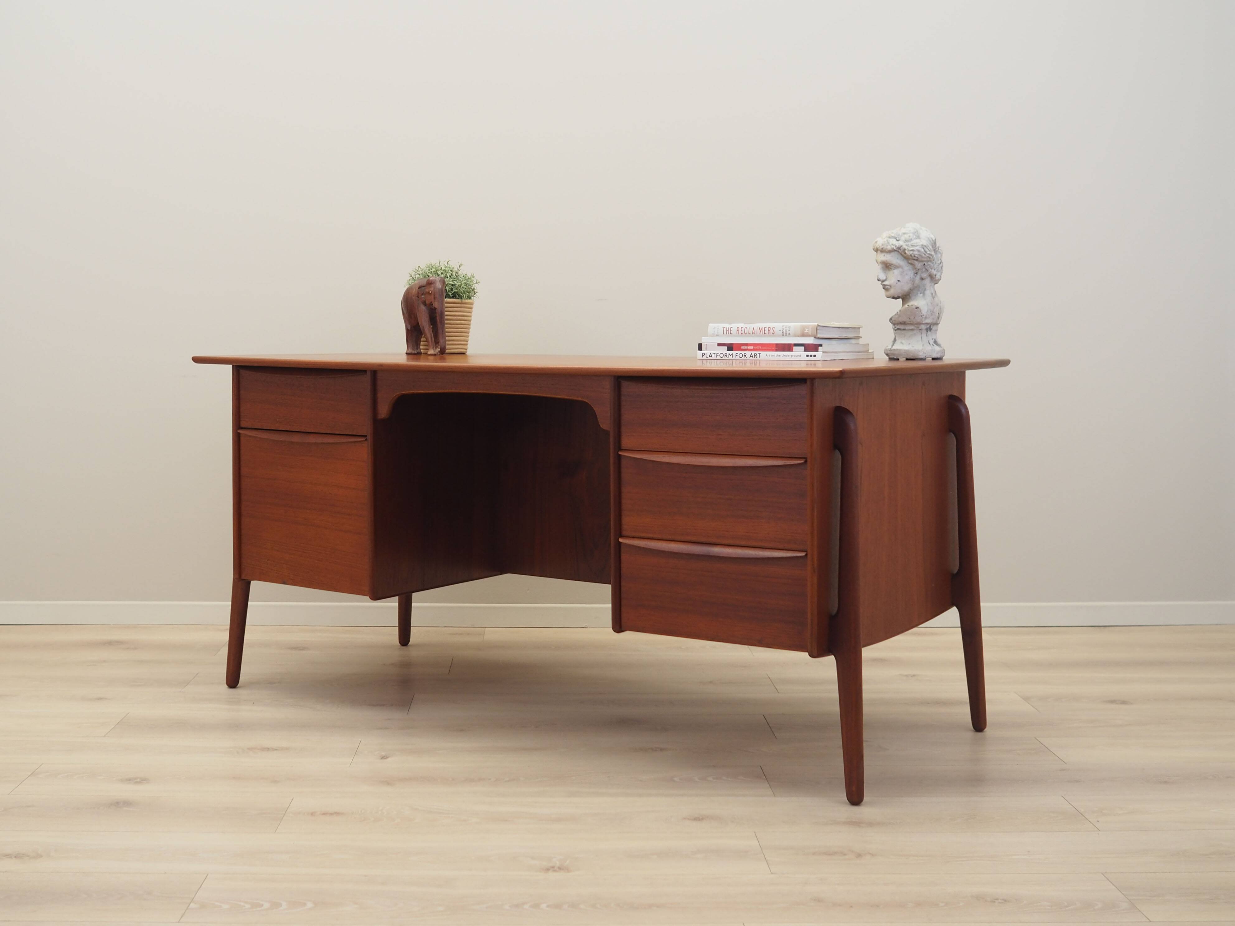 Teak desk, Danish design, 1960s, designer: Svend Age Madsen