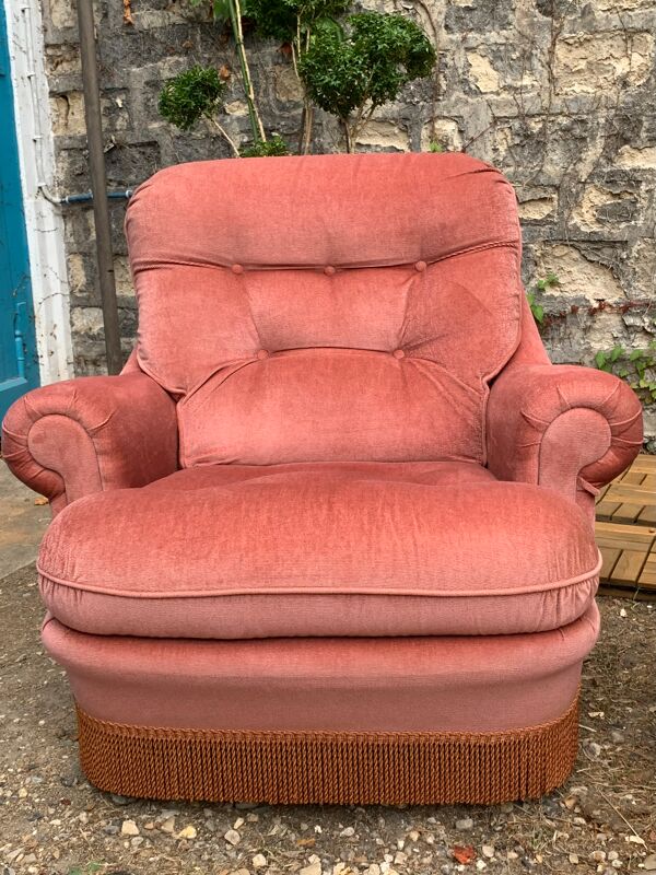 Paire de fauteuils crapaud velours capitonné rose 1970